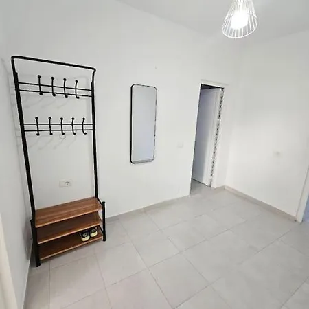 El Sunset Apartment *