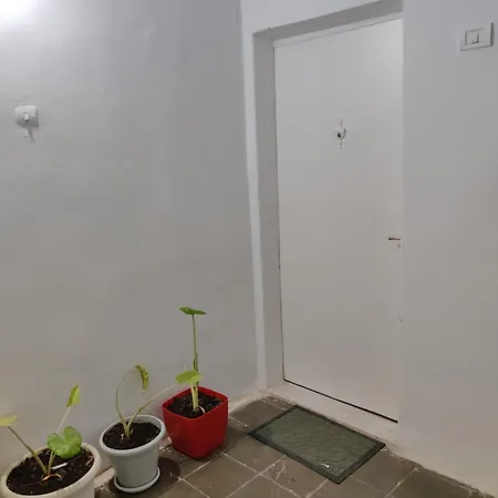 El Sunset Apartment *